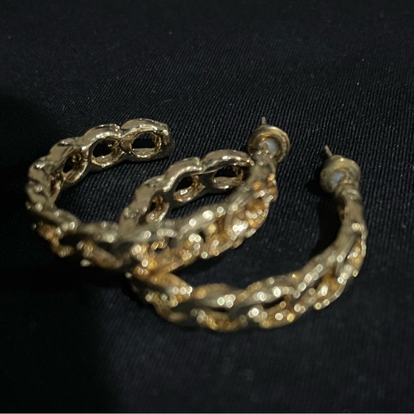 Chain Link Gold Hoops - Picture 3 of 3